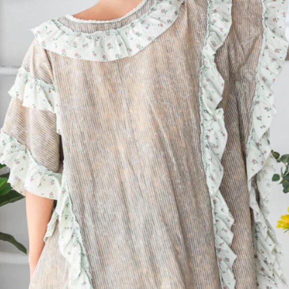 Floral Ruffle V-Neck Top - Picture 4 of 4